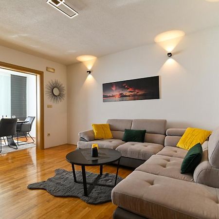 Apartmani Cesarica 트로기르 외부 사진