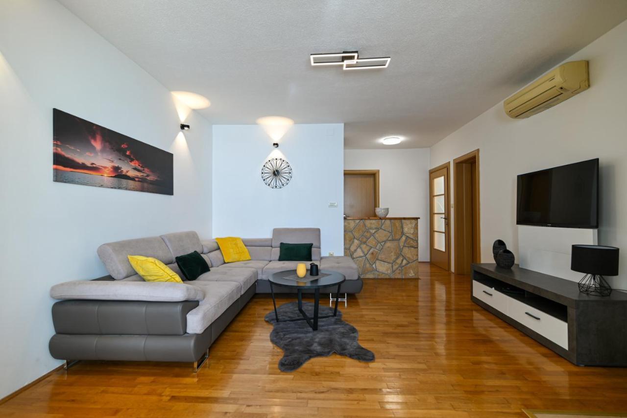 Apartmani Cesarica 트로기르 외부 사진