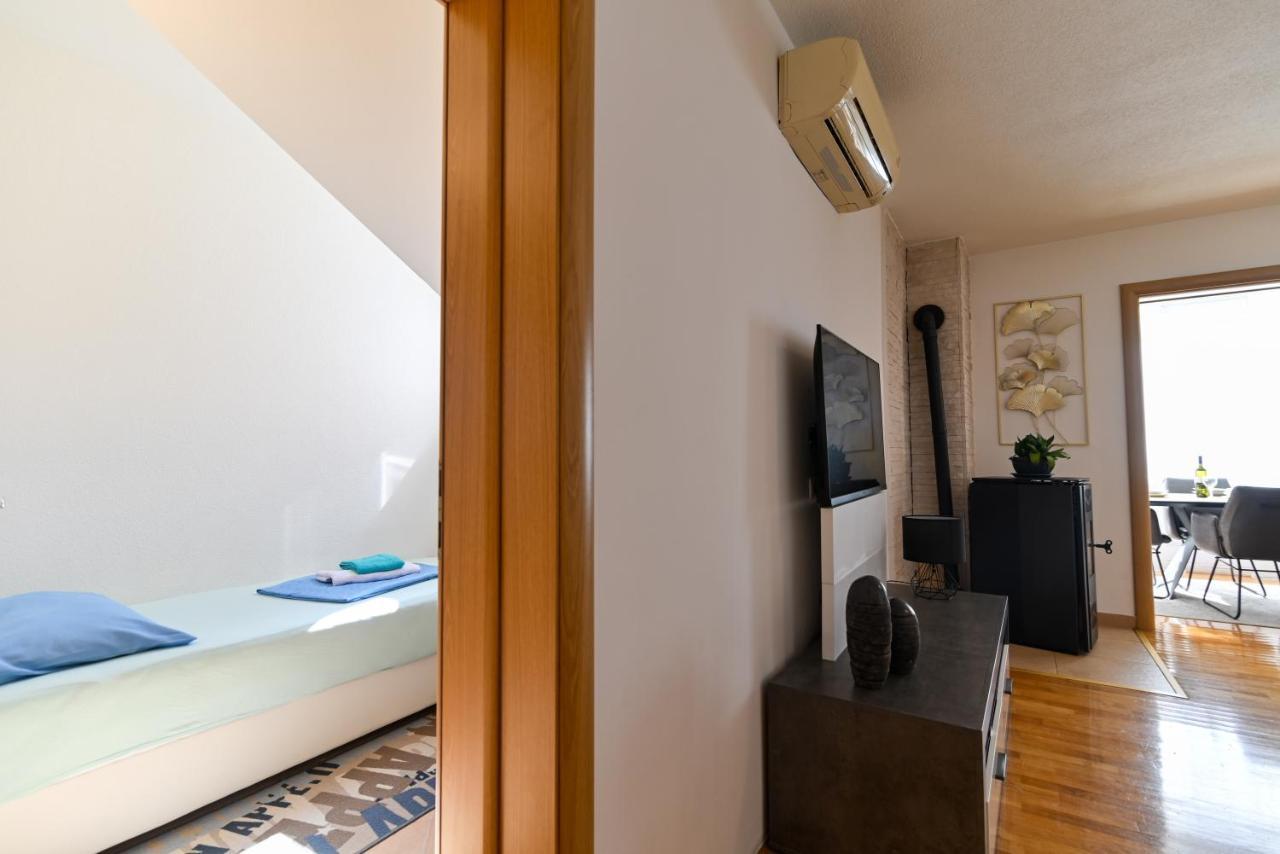 Apartmani Cesarica 트로기르 외부 사진