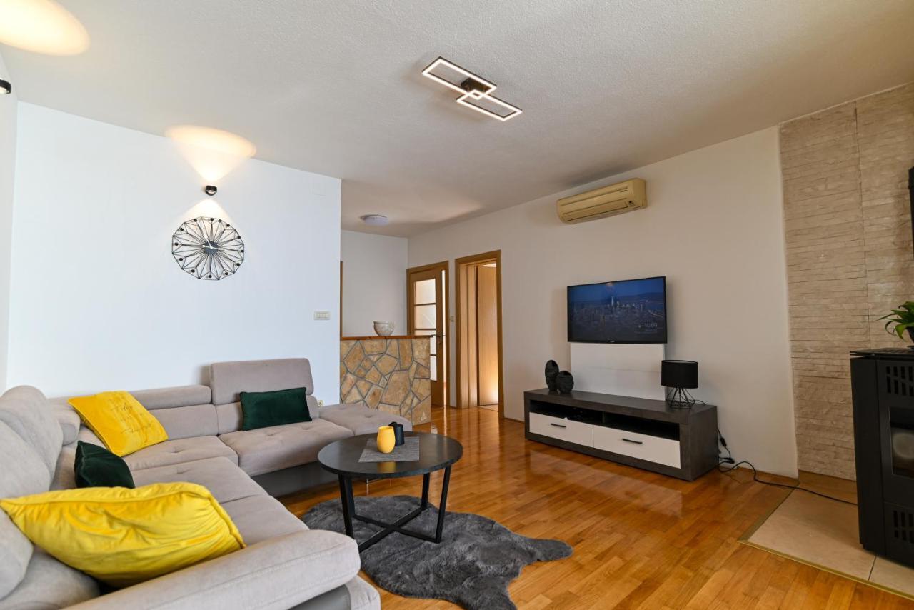Apartmani Cesarica 트로기르 외부 사진