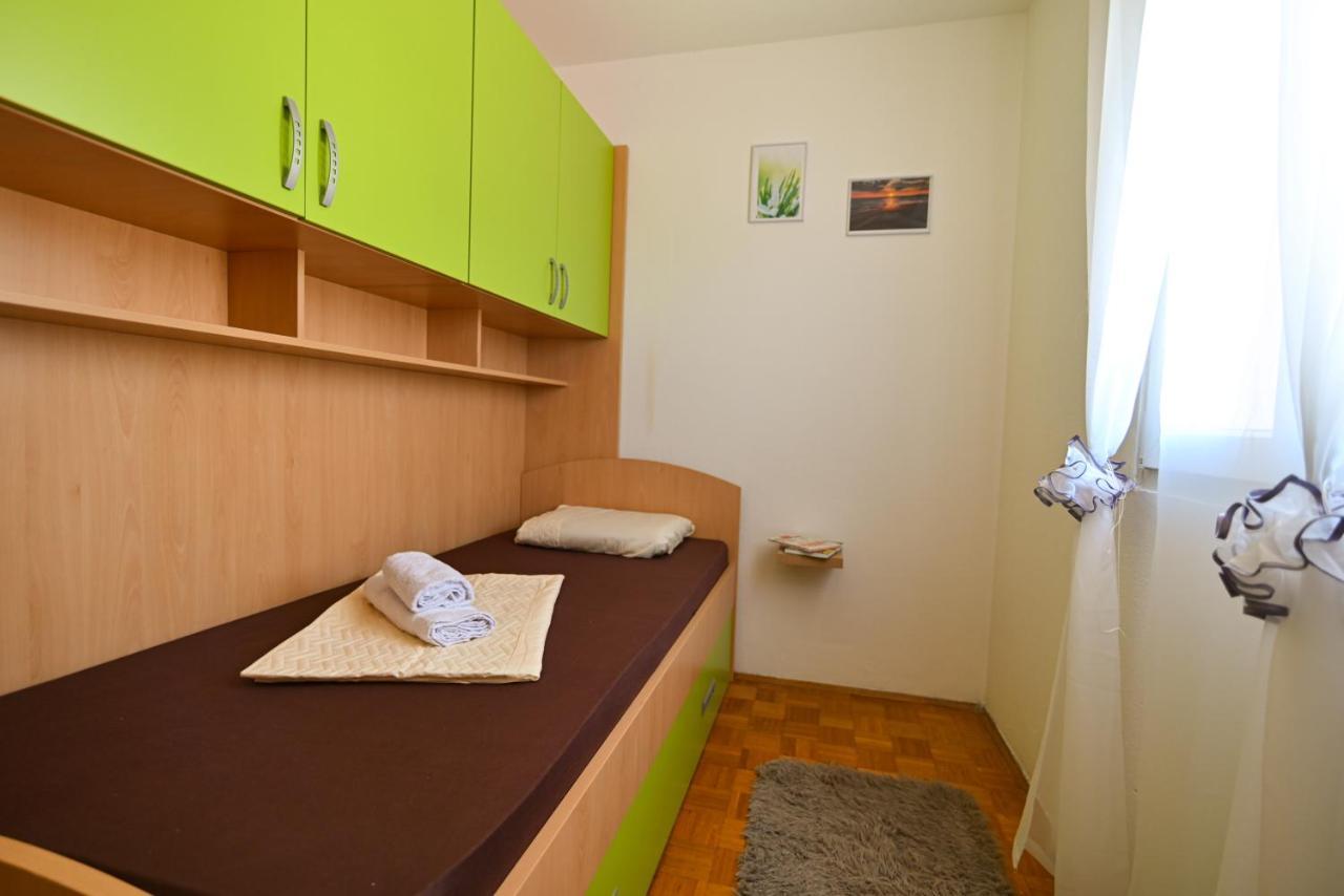 Apartmani Cesarica 트로기르 외부 사진