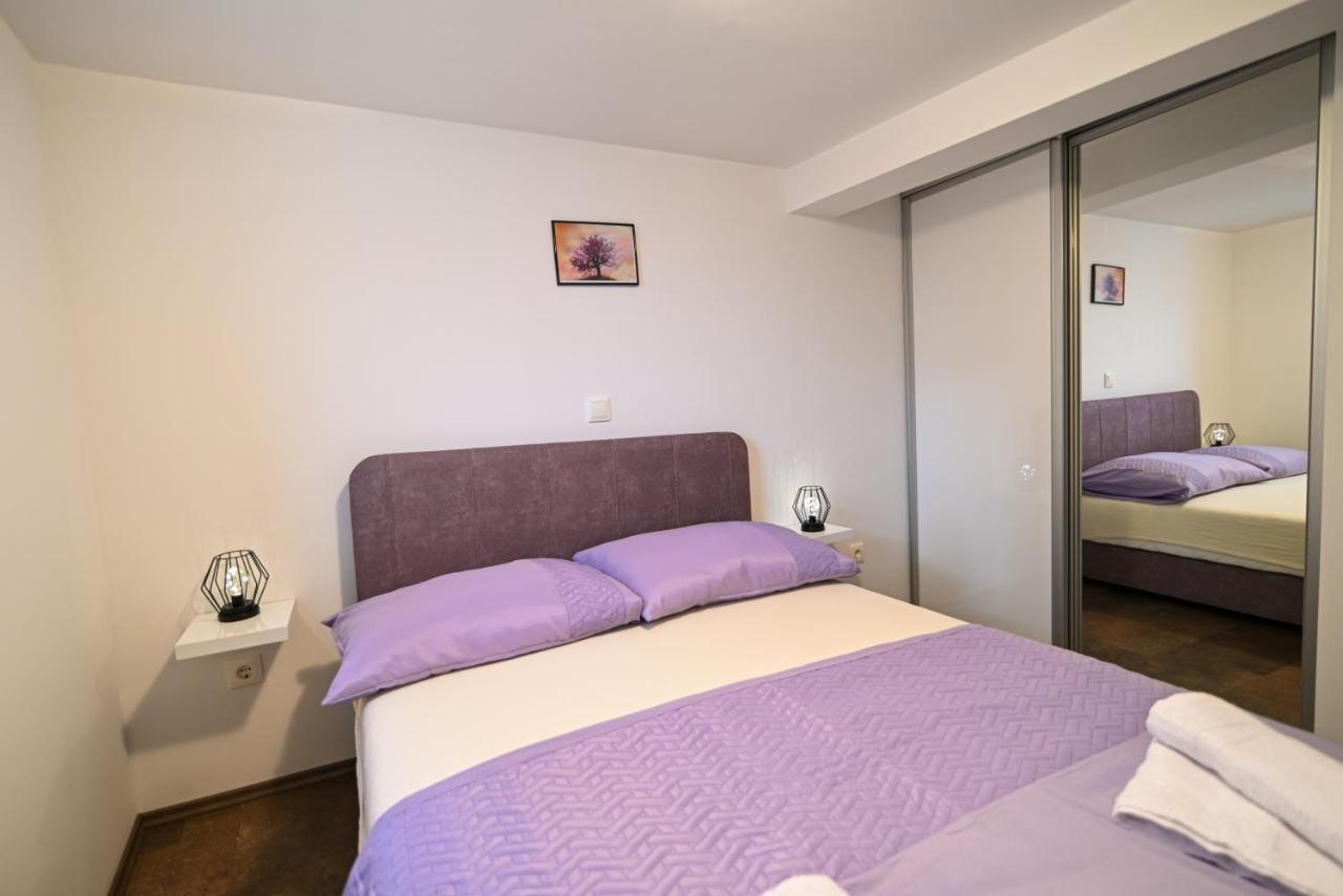 Apartmani Cesarica 트로기르 외부 사진