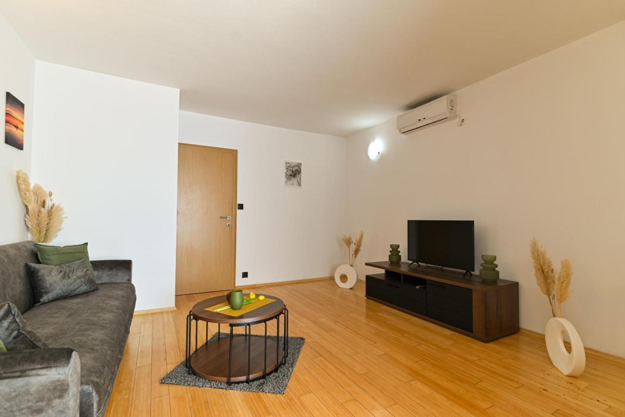 Apartmani Cesarica 트로기르 외부 사진